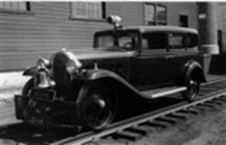Illustration for article titled These Modified Cars Ferried Rail Crews in Style